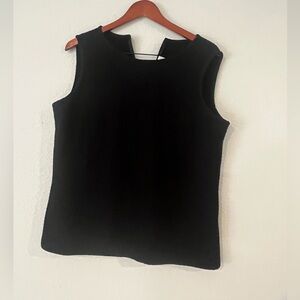 St‎ John Elegant Black Sleeveless Top